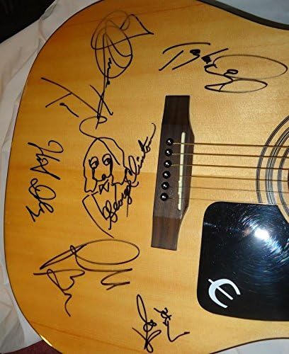 ג ' ורג ' קלינטון ופאנקדליק חתם על גיטרה גיבסון עם כלב אטומי עם פיק